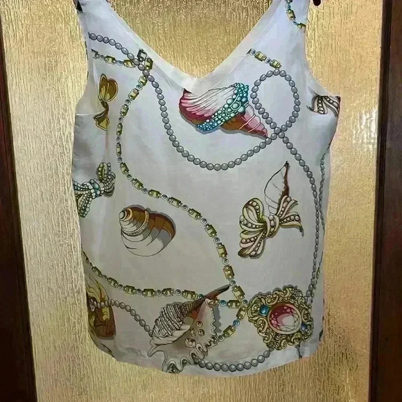 Express 💯 silk tank top - Picture 3 of 3